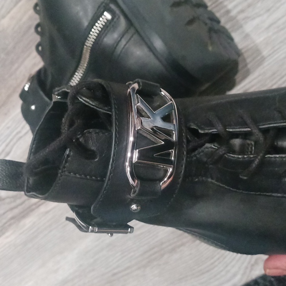 Michael Kors Women's Black Leather Ankle Boots Lace Up Moto Combat Size 8.5 - Picture 12 of 16